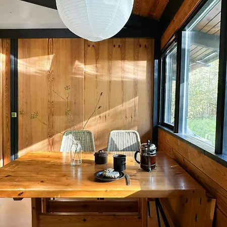 Architect-designed In Ulvshale Forest بيت للعطل