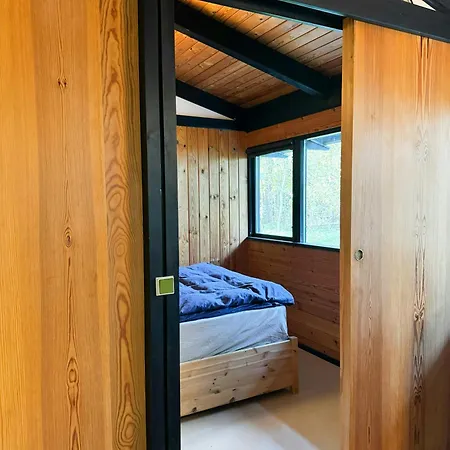 Architect-designed In Ulvshale Forest بيت للعطل *