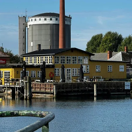 Architect-designed In Ulvshale Forest بيت للعطل *