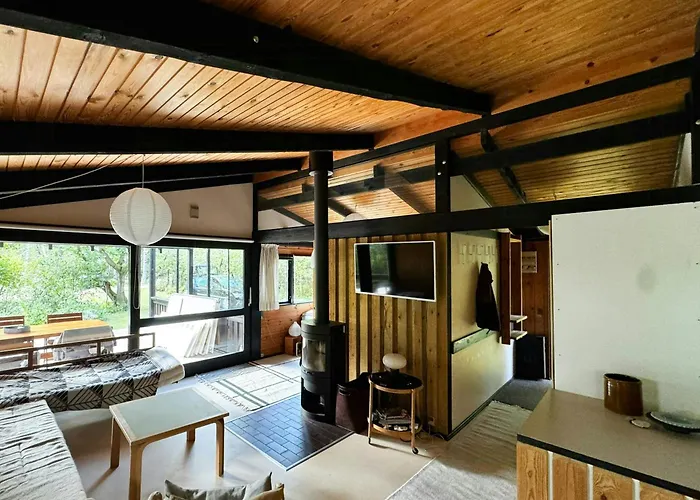 Architect-designed In Ulvshale Forest Nyaraló Stege